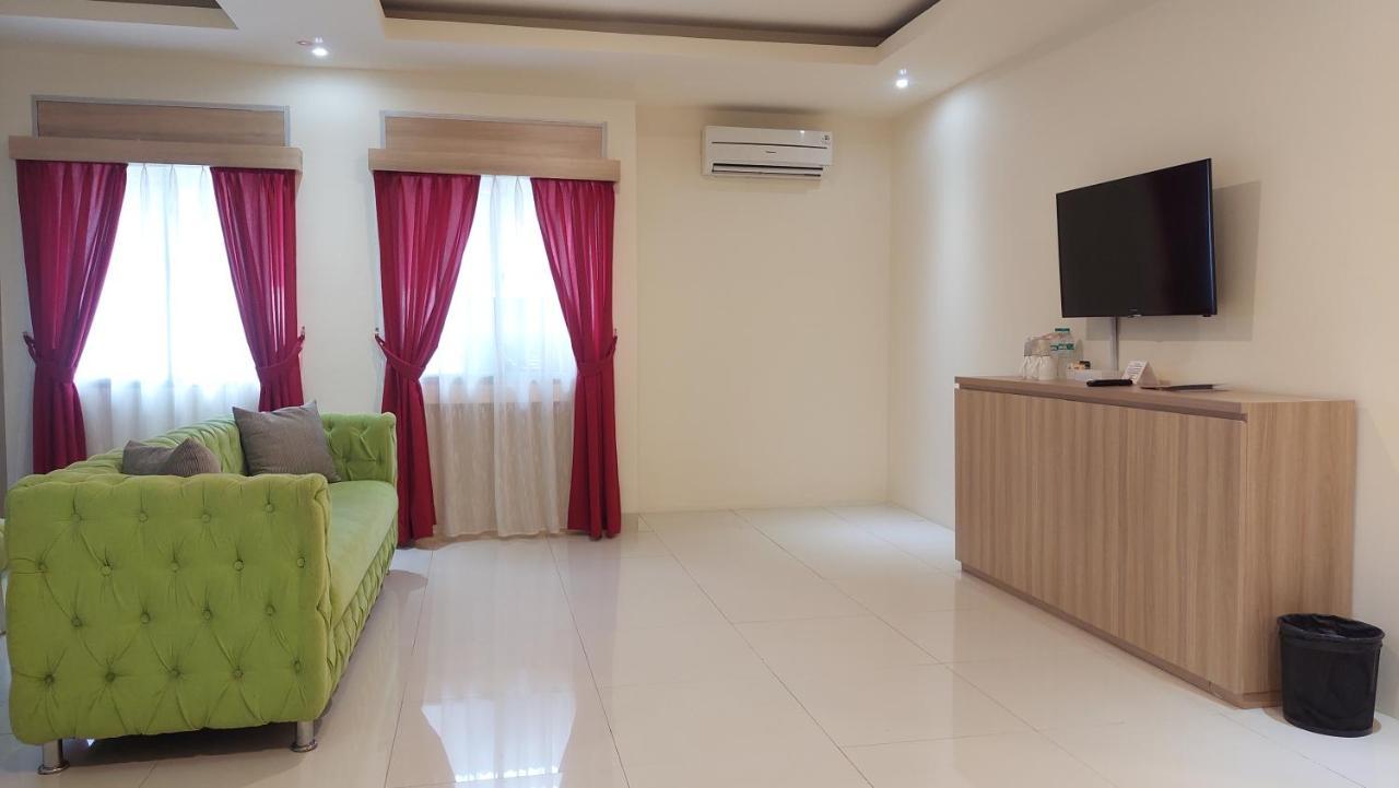 Moritz Hotel Rsab Harapan Kita Jakarta Ngoại thất bức ảnh